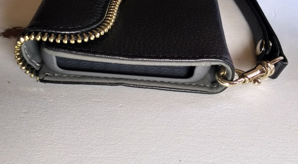 iPhone 6/6s Genuine Leather Folio Wristlet | RM - Picture 10 of 16